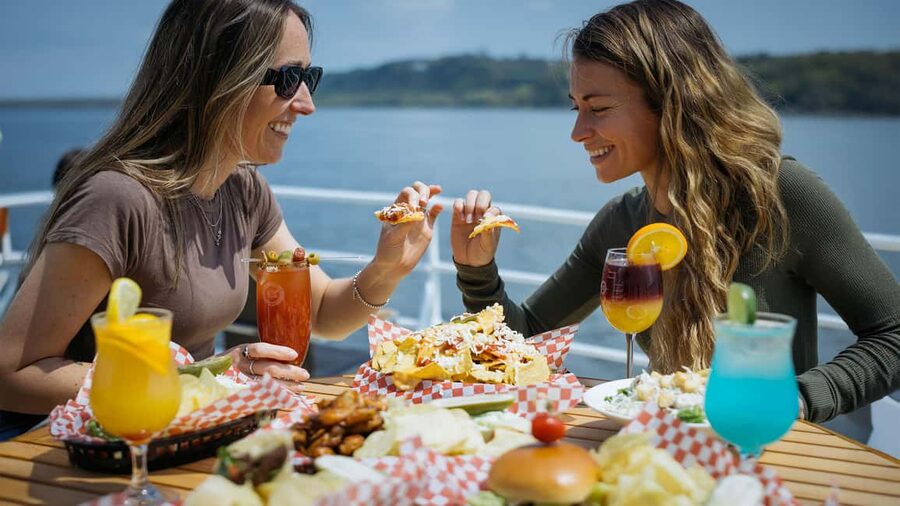 Québec City: Guided Sightseeing River Cruise - Quick points before you book