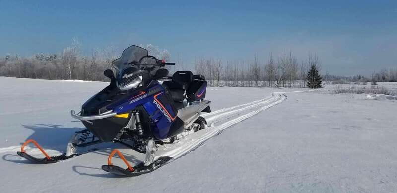 Quebec City: Guided Snowmobile Tour - A small group with room for personal help