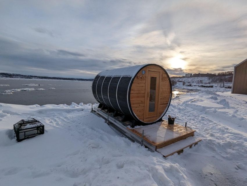 Quebec City: Ice Canoeing with Hot Chocolate & Sauna - On the St. Lawrence: rowing, pushing, and scooting