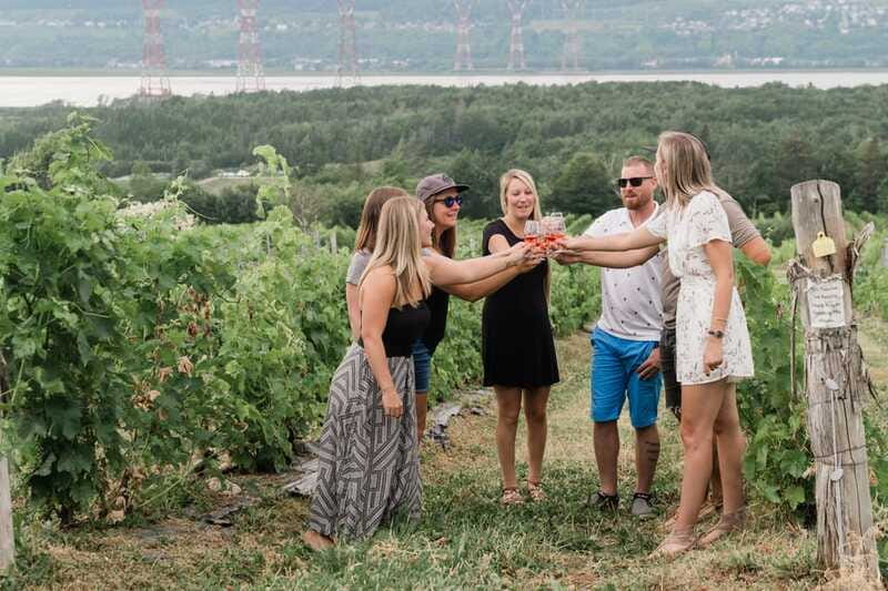 Quebec City: Island of Orleans Wine Tour - Guides make the bus ride count