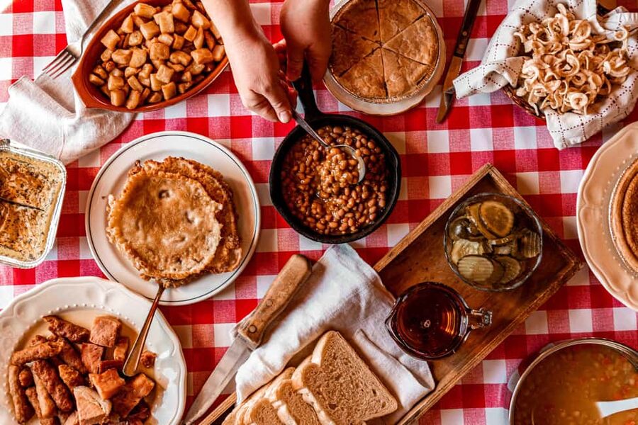Quebec City (Lévis): self-guided sugar shack tour + meal + maple taffy - A Quebec sugar shack meal with real local flavor