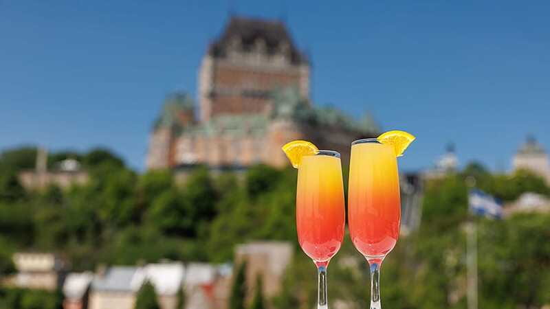 Québec City: Weekend River Brunch Cruise - Château Frontenac from the water