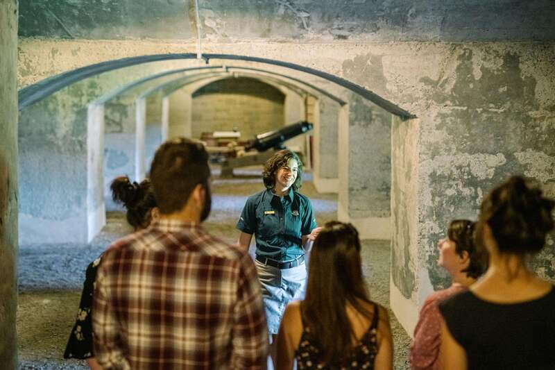 Québec: Fortifications-of-Québec Guided Walking Tour - Inside a soldier’s casemate