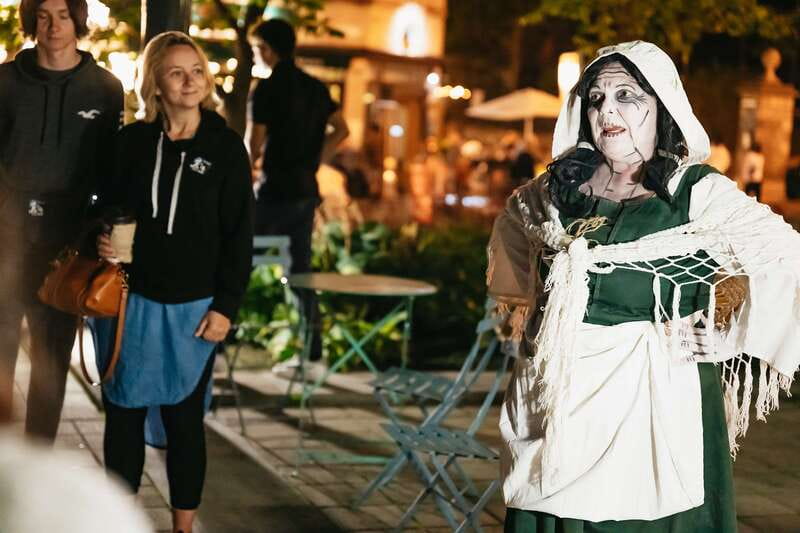 Quebec Interactive Street Theatre: "Crimes in New France" - Why the performances matter more than the script