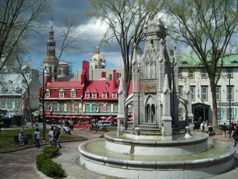 Quebec : Old Town Walking Tour With A Local Guide - Fortifications and the Upper Town walk
