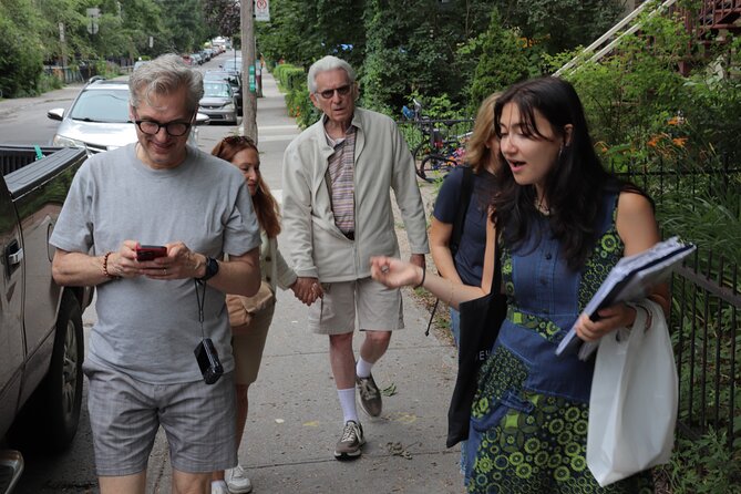 Rabbis, Writers and Radicals: Montreal Jewish History Walking Tour - How much walking and listening to expect