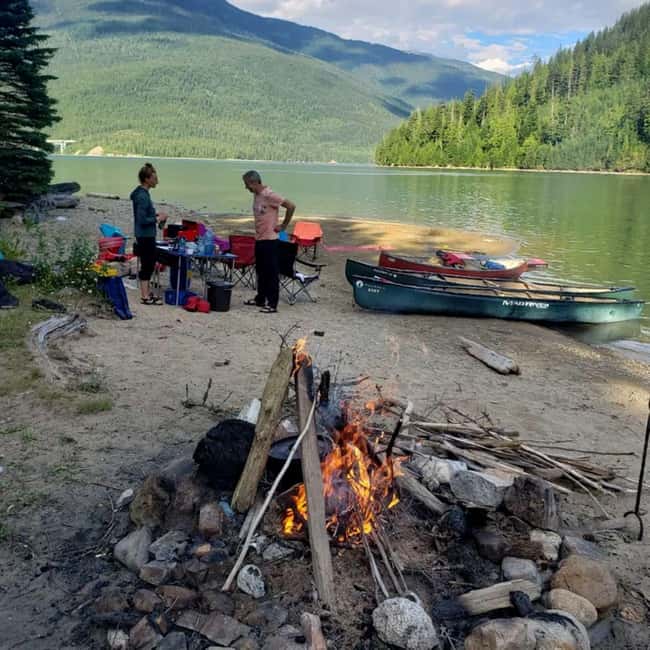 Revelstoke: Guided Canoe Tour with Snacks - Starting in Revelstoke and heading toward the lake