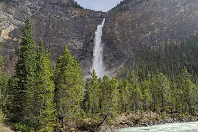 Rockies Grand Advanture: Moraine & Louise Lakes, Waterfall Tour - The early start, vehicle, and group size