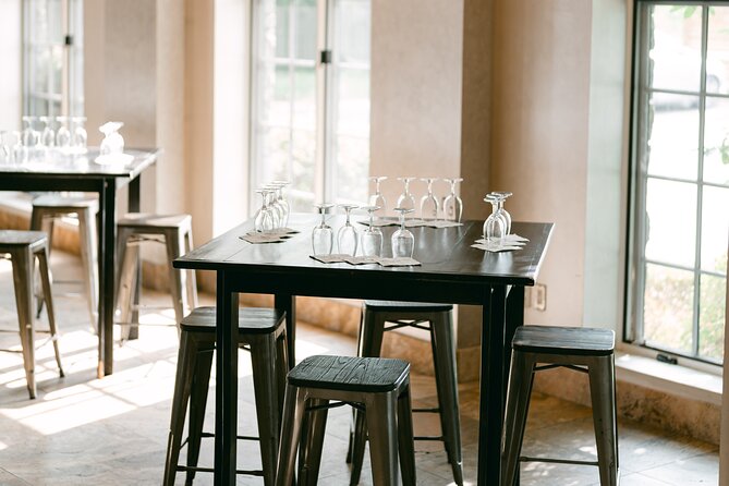 Seated Tasting Experience at Konzelmann Winery - How the tasting usually unfolds