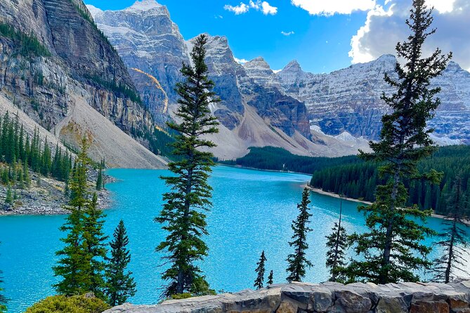 Shuttle Bus 2way BANFF to Lake louise & Moraine lake(1 hour each) - Two mountain lakes without the parking headache
