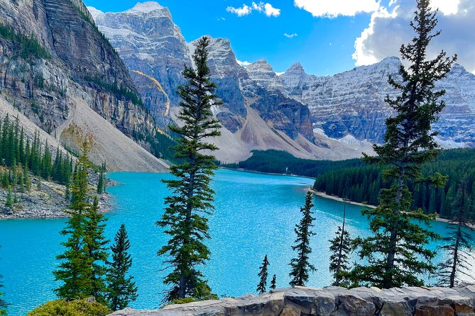 ShuttleBus 2way Banff to Lake Louise (1Hr) and Moraine Lake (1Hr) - Why This Shuttle Makes Sense From Banff