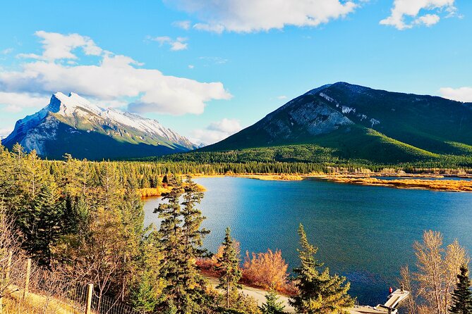 ShuttleBus 2way Banff to Lake Louise (1Hr) and Moraine Lake (1Hr) - The People Who Make the Difference