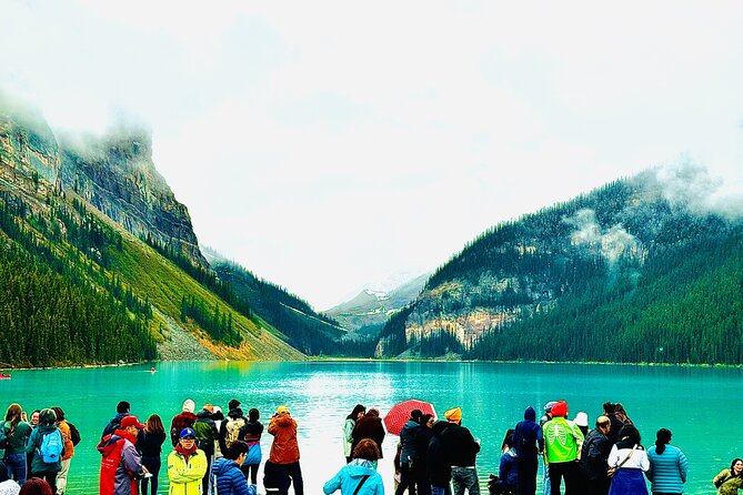 ShuttleBus 2way Banff to Lake Louise (1Hr) and Moraine Lake (1Hr) - Moraine Lake and the Rockpile View