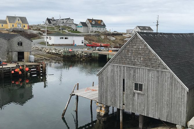 Small Group Tour - Peggy's Cove, Lunenburg, the Annapolis Valley - Mahone Bay and the three churches