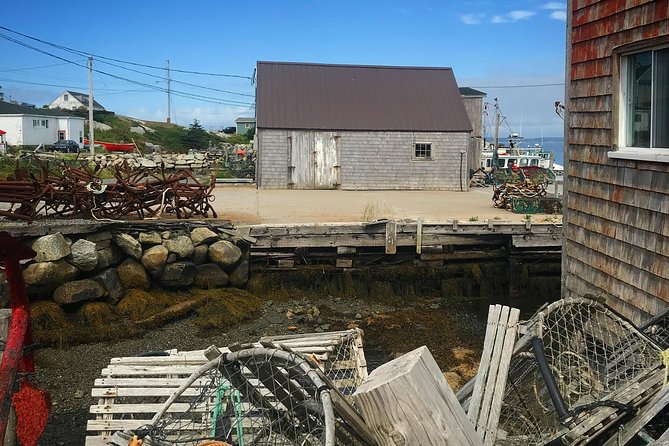 Small Group Tour - Peggy's Cove, Lunenburg, the Annapolis Valley - Lunenburg gives you the day’s main walk
