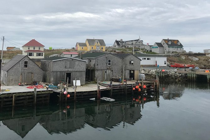 Small Group Tour - Peggy's Cove, Lunenburg, the Annapolis Valley - The optional Lightfoot & Wolfville vineyard stop