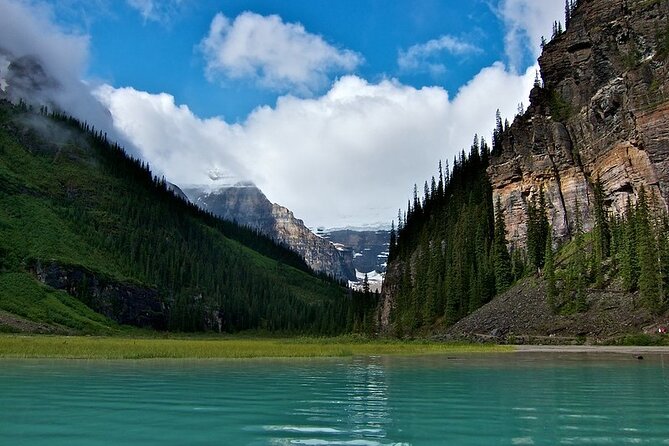 Smartphone Audio Driving Tour between Lake Louise and Calgary - Lakes, rivers, and stops that deserve more time
