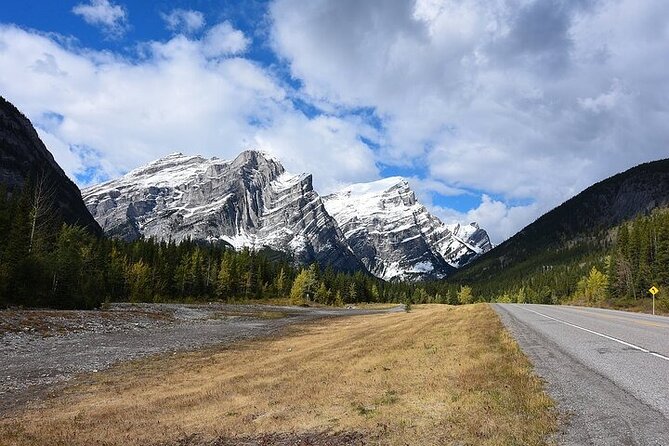 Smartphone Audio Driving Tour between Lake Louise and Calgary - Calgary, the Stampede, and the road toward the Rockies
