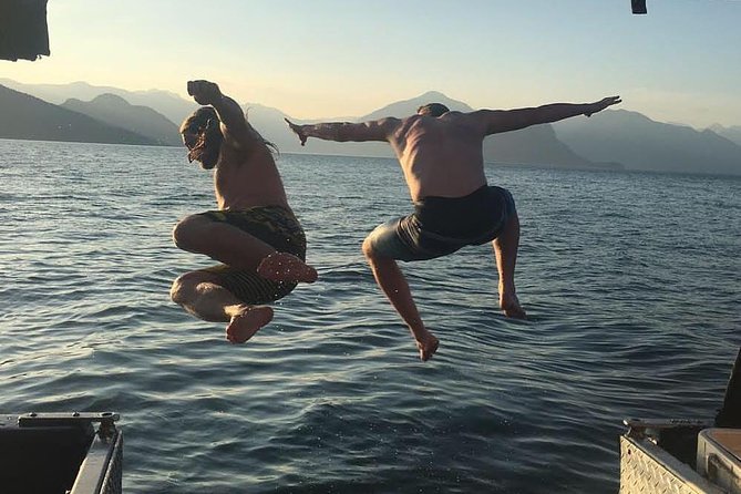 Snorkel, Kayak, and Seal Adventure: Vancouver Boat Tour - Who should book this Vancouver seal tour?