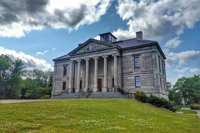 St. John's Downtown Walking Tour - Colonial Building and the politics of Newfoundland