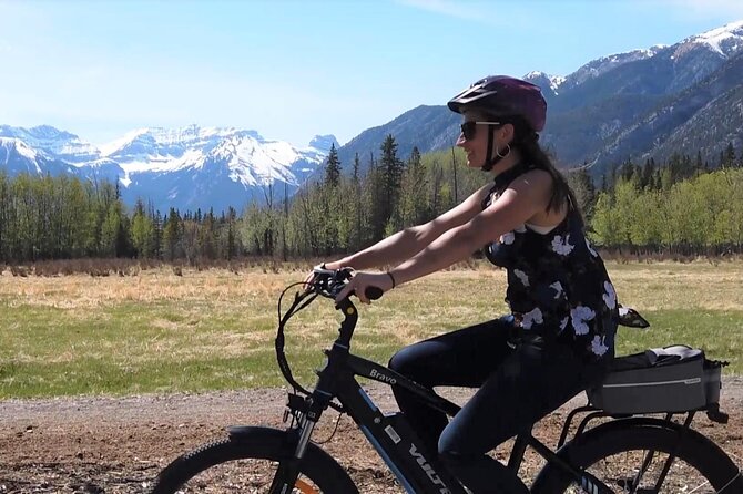 Sundance Canyon eBike and Hike Guided Tour - Two hours among canyon walls and cascading water