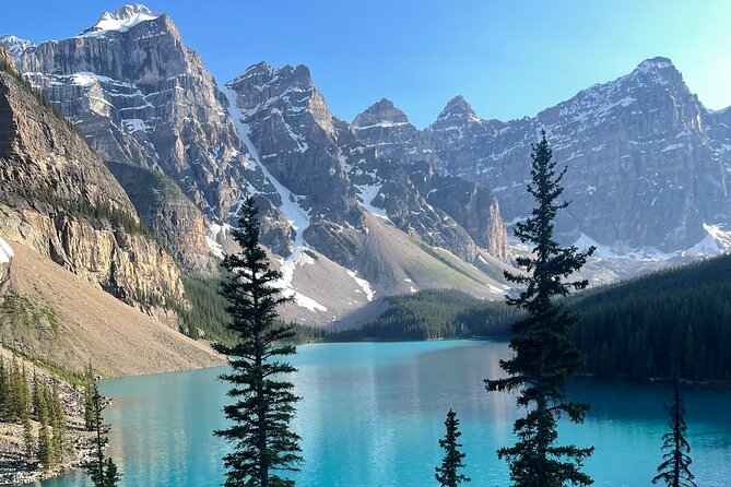 Sunrise Adventure: Alpenglow at Moraine Lake & Lake Louise - Local guidance instead of a basic shuttle