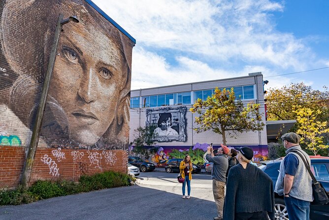 The Original Montreal Mural Arts Tour by Spade & Palacio - One hour along Saint-Laurent Boulevard