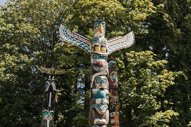 The Stanley Park Bicycle Tour by Cycle City Tours - The Lighthouse, Beaches, and Open Water