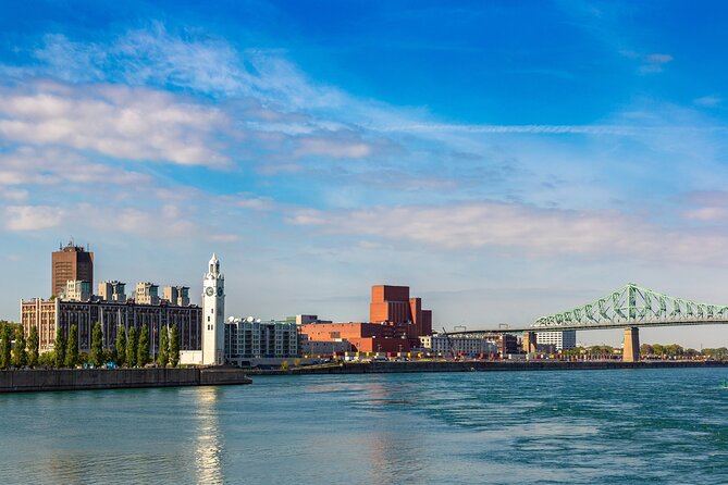 The Ultimate Montreal Boat Tour – Fall Colors Apéro Edition - Fall colors, evening light, and weather
