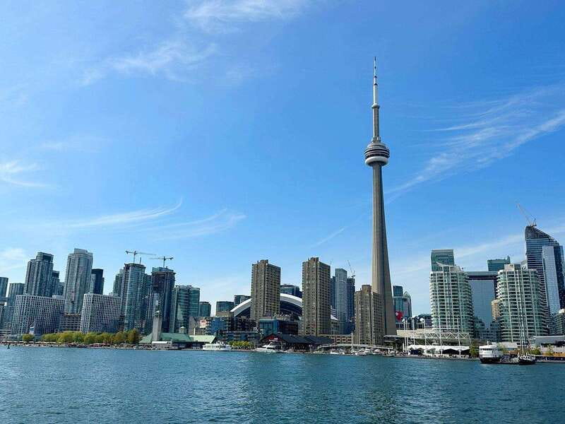 Toronto: City Views Harbor Cruise - Food, drinks, and the practical onboard setup