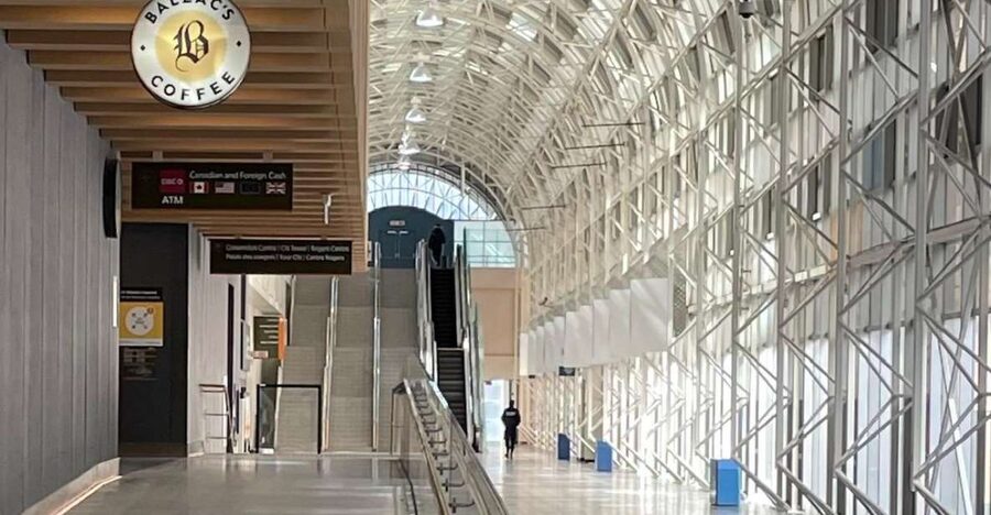 Toronto: Experience PATH - A 32km/24mile underground walkway - Why this is especially useful in winter