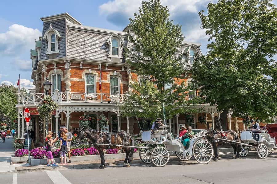 Toronto: Falls Day Tour with Boat Cruise & Niagara-the-Lake - Key points to know before booking