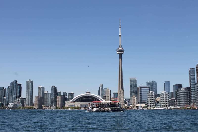 Toronto: Guided Harbour and Islands Sightseeing Cruise - Commentary that adds value