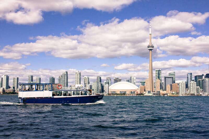 Toronto: Harbor and Islands Sightseeing Cruise - Live commentary that adds real value