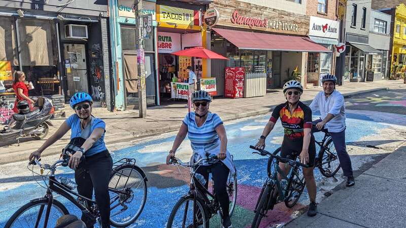 Toronto: Heart of Downtown 3.5-Hour Bike Tour - Why a bike is the right way to see downtown Toronto