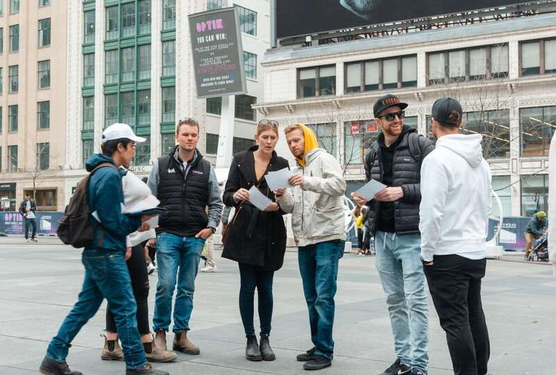 Toronto: Hollywood North Experience Film & TV Tour - Finishing at Yonge-Dundas Square