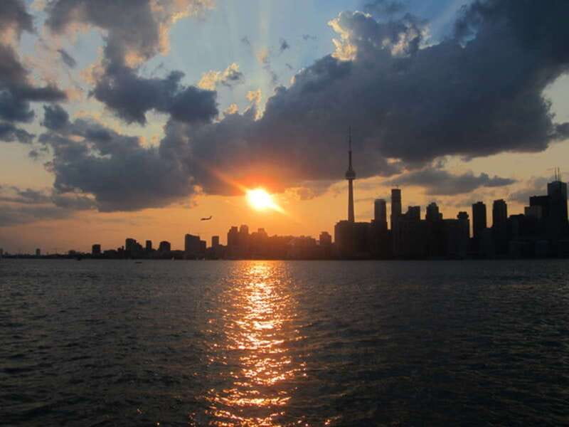 Toronto Islands: Morning or Twilight 3.5-Hour Bike Tour - Riding the eastern islands at an easy pace