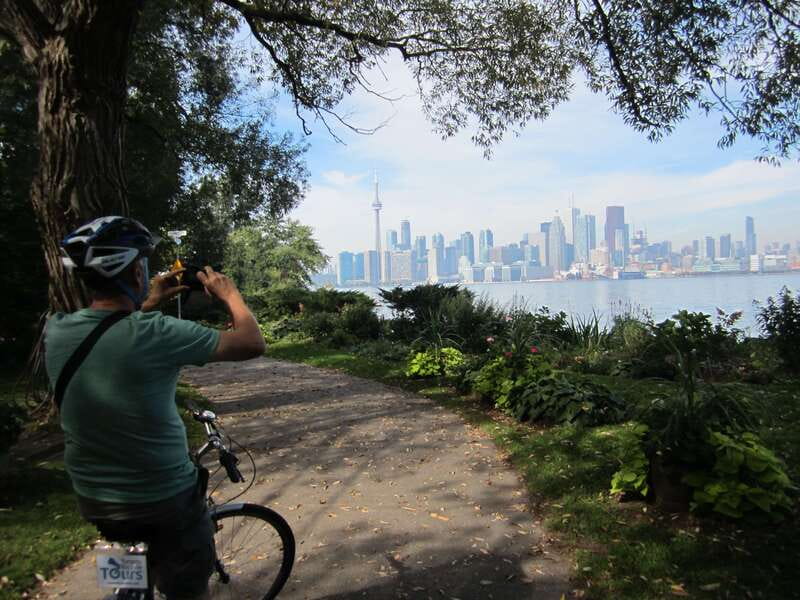 Toronto Islands: Morning or Twilight 3.5-Hour Bike Tour - Meeting downtown and getting ready to ride