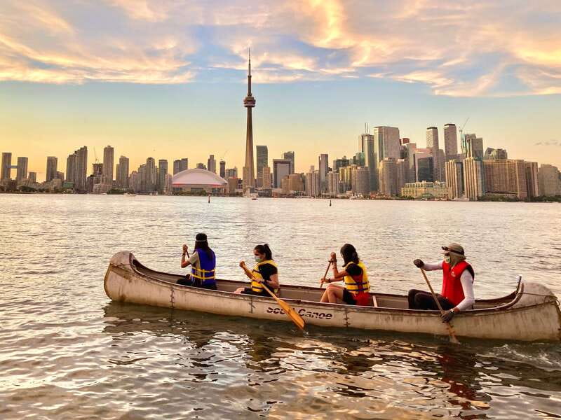 Toronto Islands: Sunset Canoe Tour - Through the lagoons and island channels