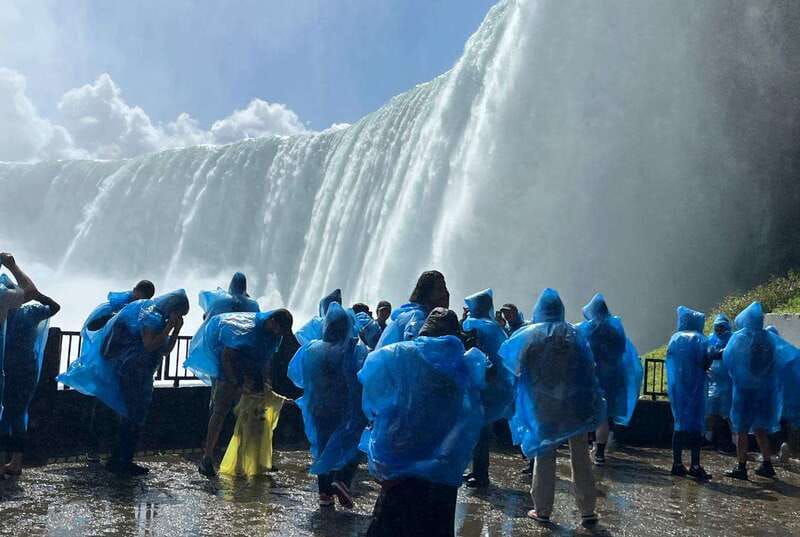 Toronto: Niagara Falls Day & Evening Tour + Top Attractions - Fireworks and winter lights