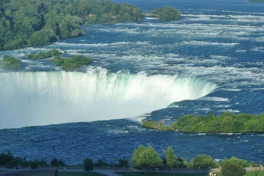 Toronto: Niagara Falls Day Tour with Boat Option - Wine tasting at a Niagara winery