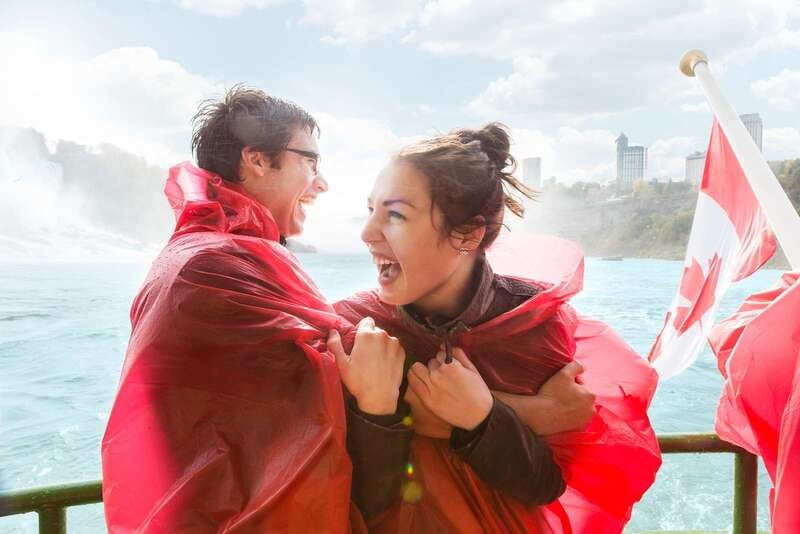 Toronto: Niagara Falls Day Tour with Boat Option - What the guide adds to the day
