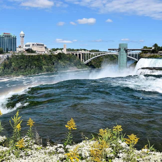 Toronto, Niagara Falls & Thousand Islands 3-day Tour from NY - Early morning departure from New York or New Jersey