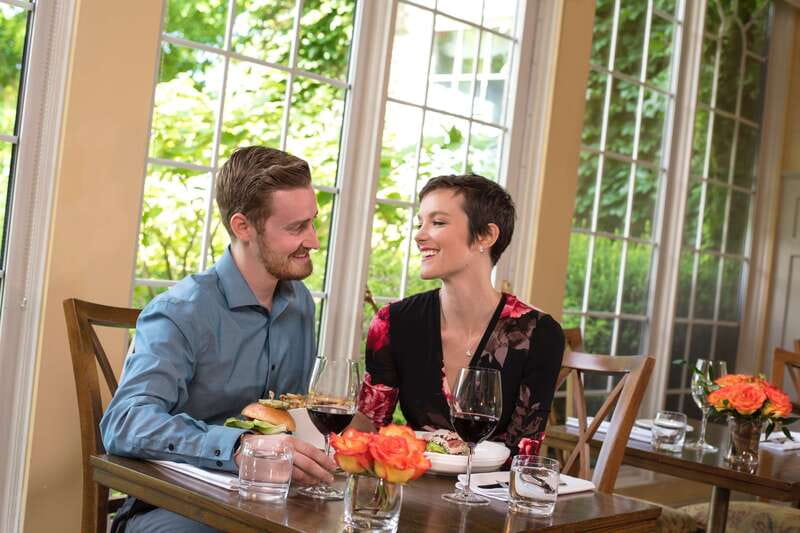 Toronto: Niagara Wineries Tasting Tour & Optional Lunch - Who will enjoy this tour most