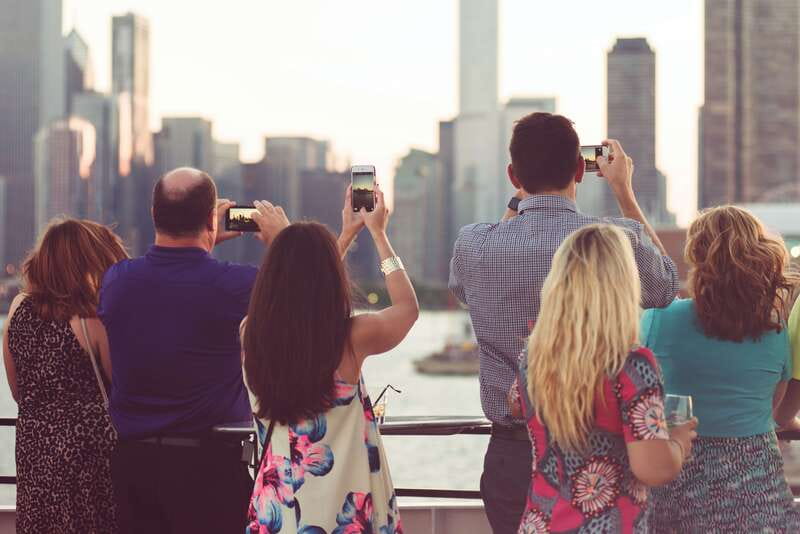 Toronto: Premium Harbor Cruise with Lunch, Brunch, or Dinner - A Toronto meal with the city as your backdrop