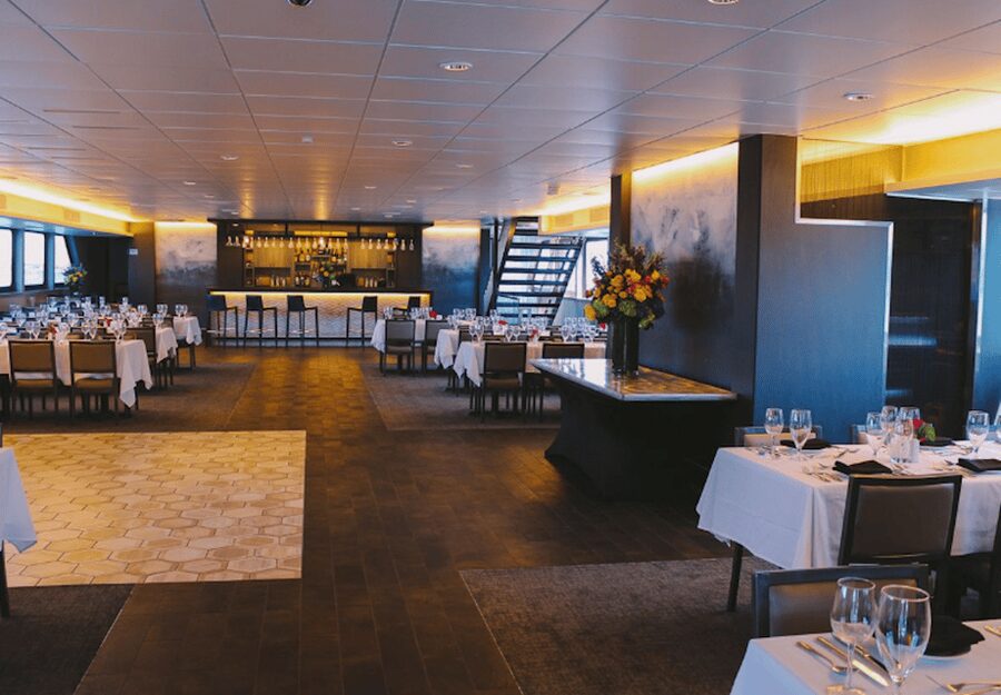Toronto: Premium Harbor Cruise with Lunch, Brunch, or Dinner - Getting the best views onboard