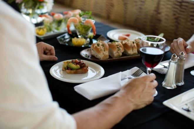 Toronto: Premium Harbor Cruise with Lunch, Brunch, or Dinner - Boarding the Toronto Odyssey