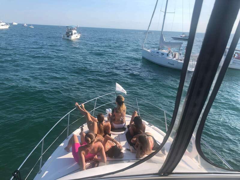 Toronto: Private Luxury Yacht Sightseeing Cruise & Prosecco - What the $109 Price Really Buys You