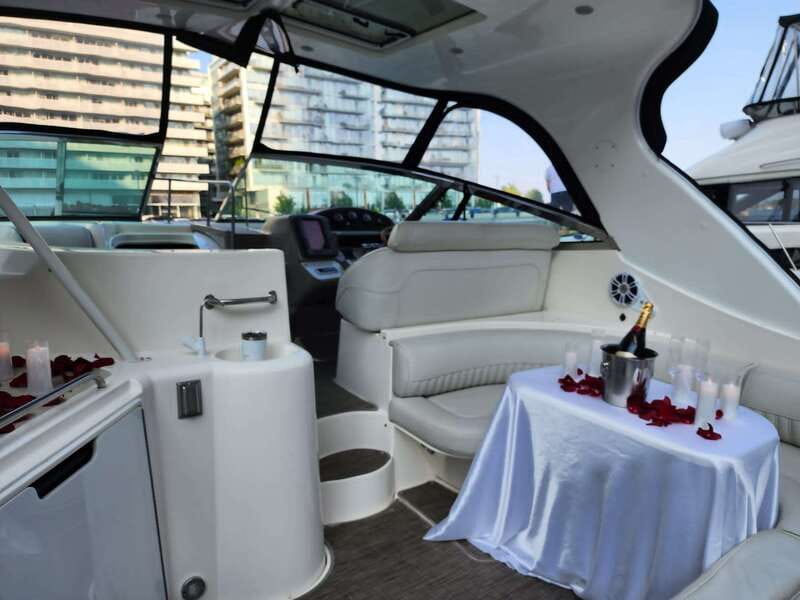 Toronto: Private Luxury Yacht Sightseeing Cruise & Prosecco - Forty-Five Minutes Among Toronto’s Waterfront Sights