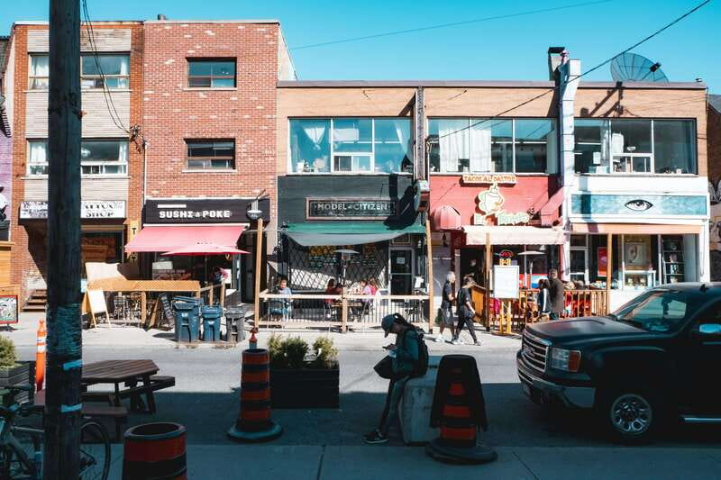 Toronto: Private Small Group City Tour with Local Guide - Key points to know before booking